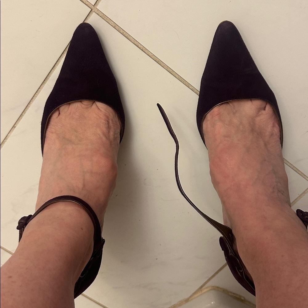 Manolo Blahnik Dark Purple suede gold edges strap detail Euc Heels $585 39 9 - Picture 9 of 16